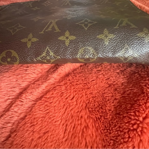 👜 VINTAGE Classic Auth. Louis Vuitton Monogram Pochette Voyage Toiletry Bag - Picture 11 of 12